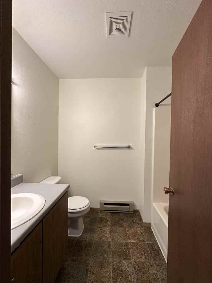 980 N 17th St #10 - Photo 7 of 8