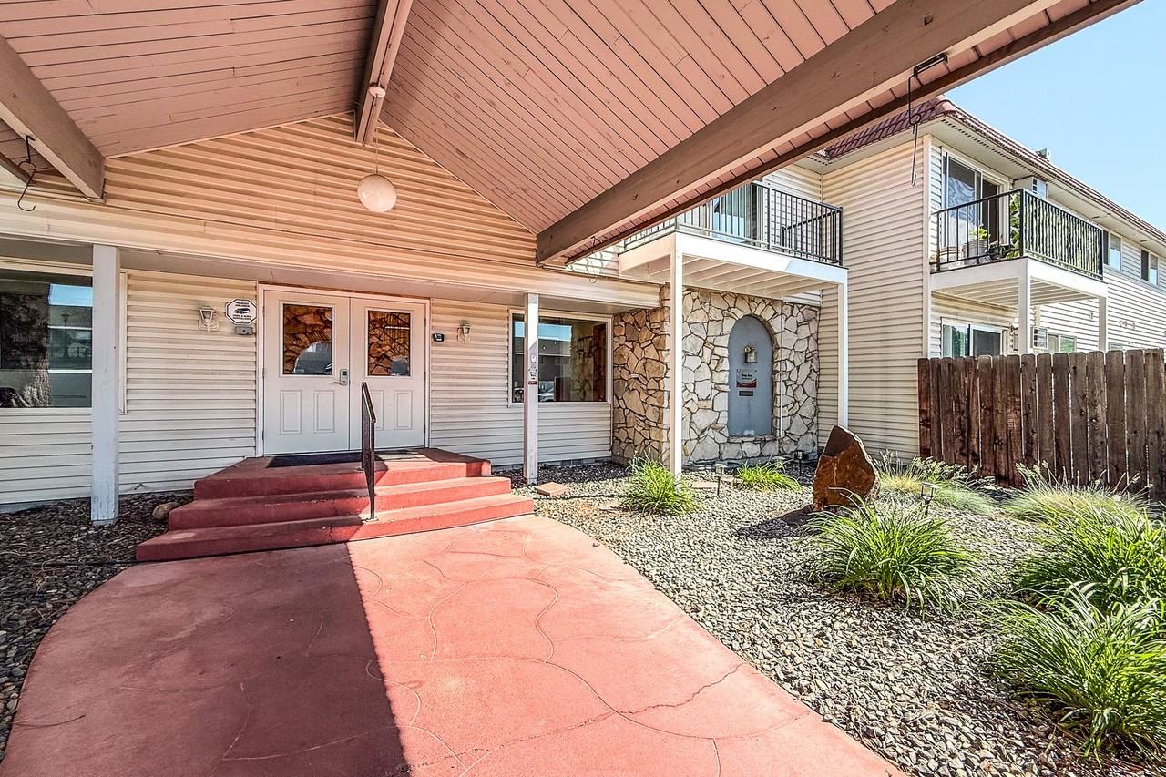 Casa Grande Apartments - Photo 3 of 9