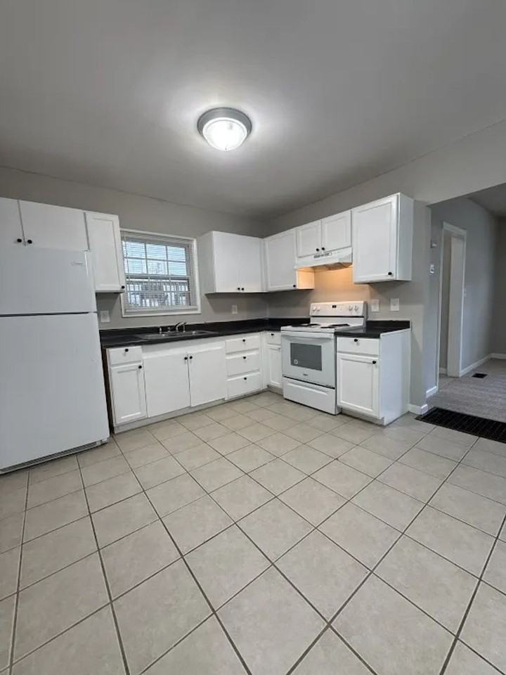 450 Forrest Ridge Dr Nw - Photo 4 of 11