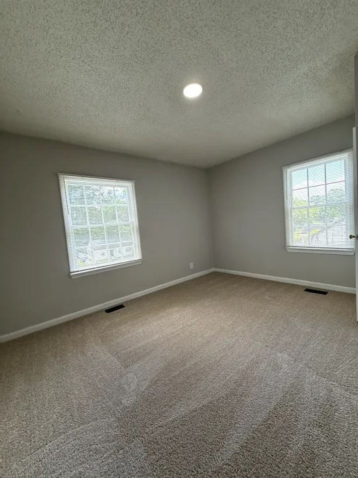 450 Forrest Ridge Dr Nw - Photo 5 of 11