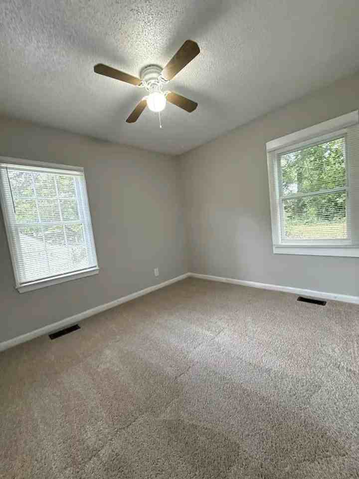 450 Forrest Ridge Dr Nw - Photo 6 of 11