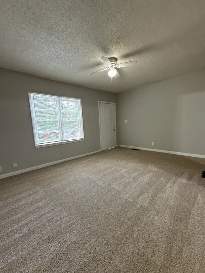 450 Forrest Ridge Dr Nw - Photo 7 of 11