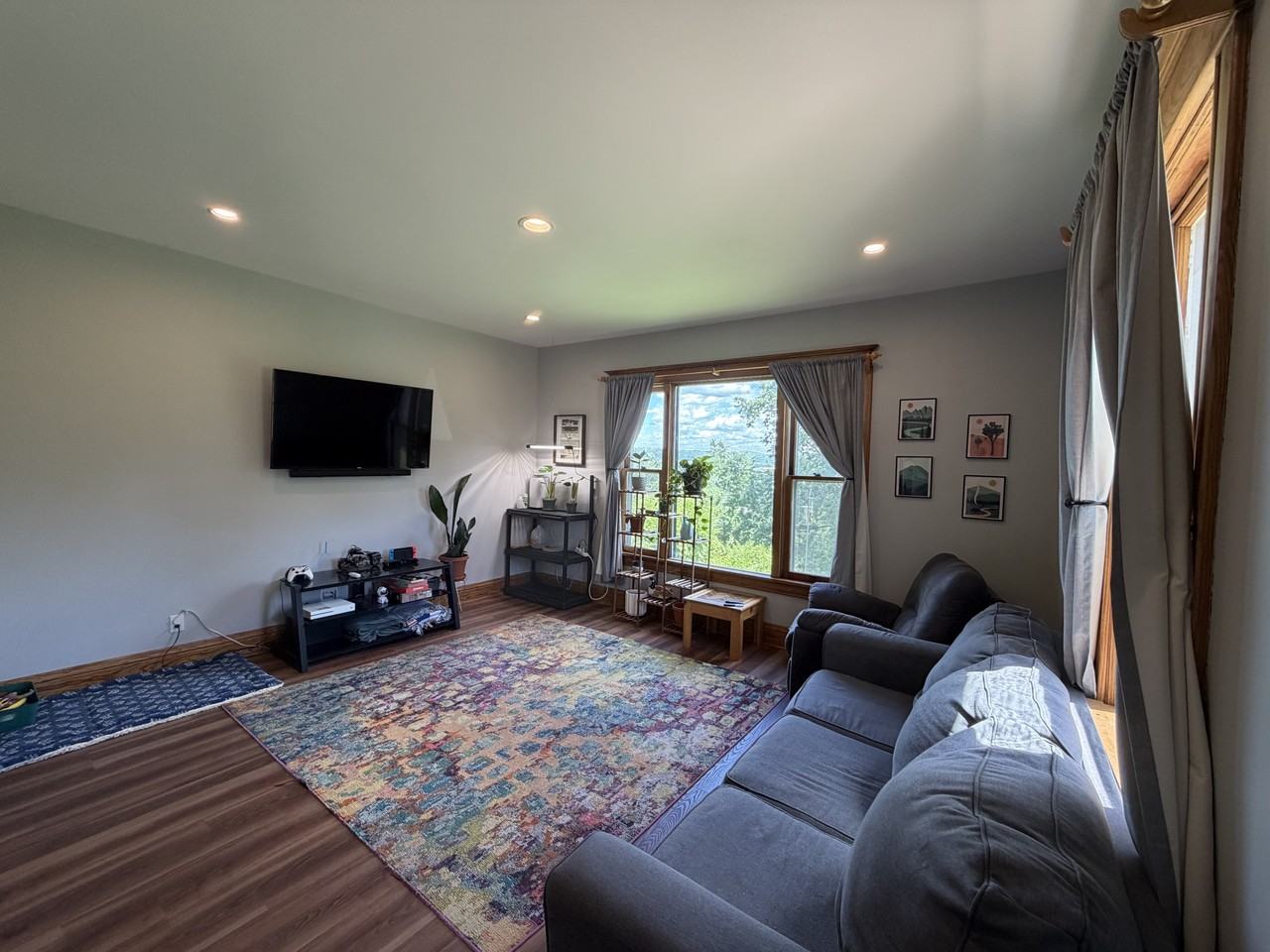 1030 Riverview St - Photo 5 of 22
