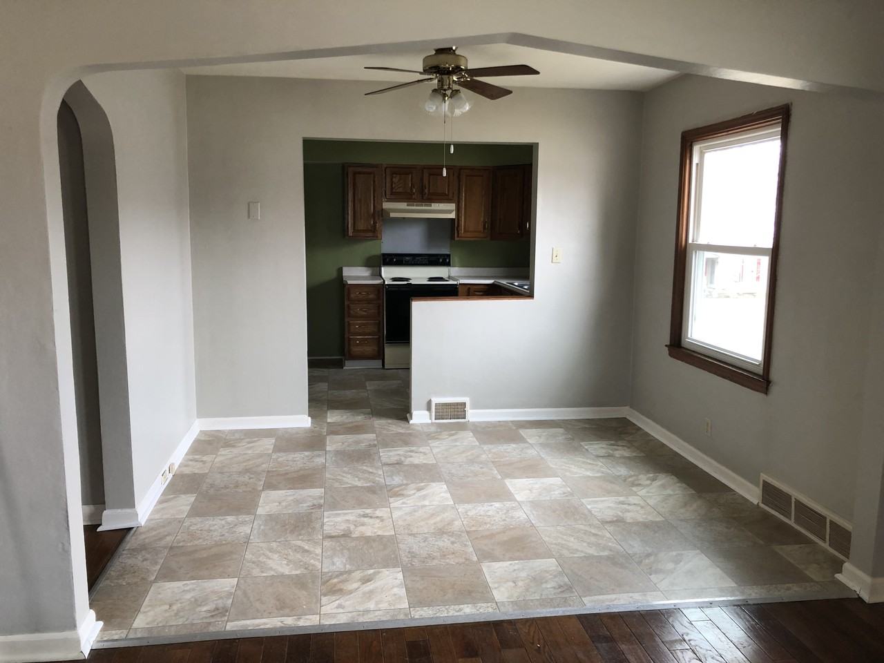1426 Vernon St - Photo 3 of 8