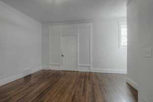 3226 E 11th St #B - Photo 1 of 1
