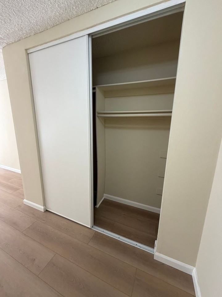 18530 Prairie St. - Photo 4 of 13