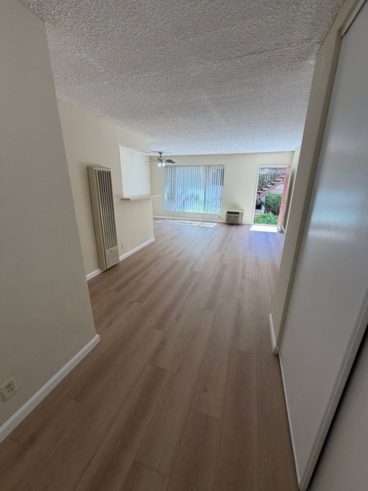 18530 Prairie St. - Photo 5 of 13