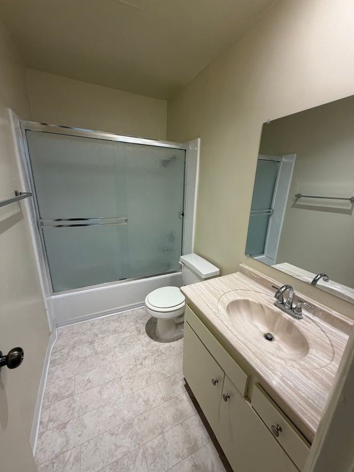 18530 Prairie St. - Photo 6 of 13