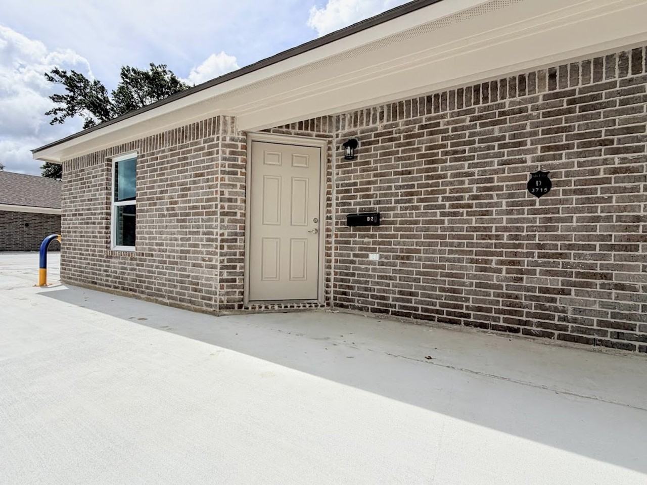 3715 Common St #D2 - Photo 2 of 17