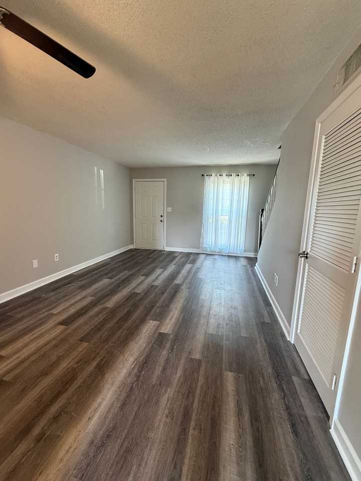 312 Rainbow Dr #2B - Photo 2 of 7