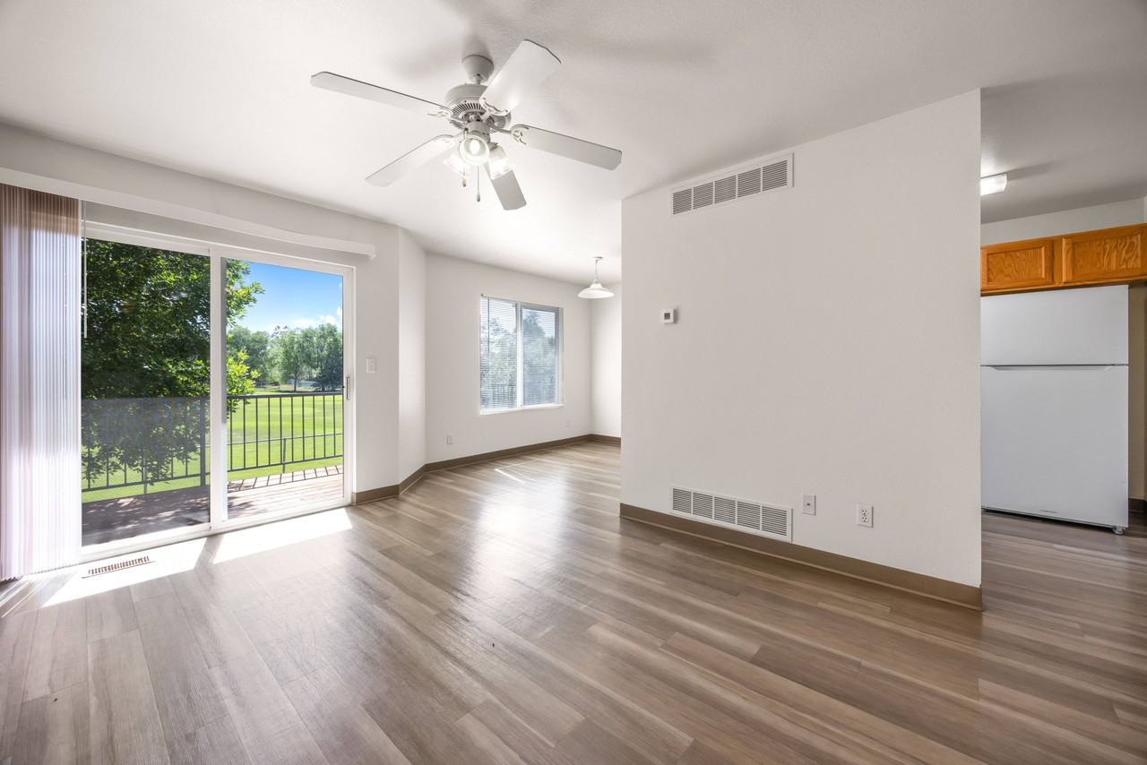 Glenmoor Townhomes - Photo 5 of 50