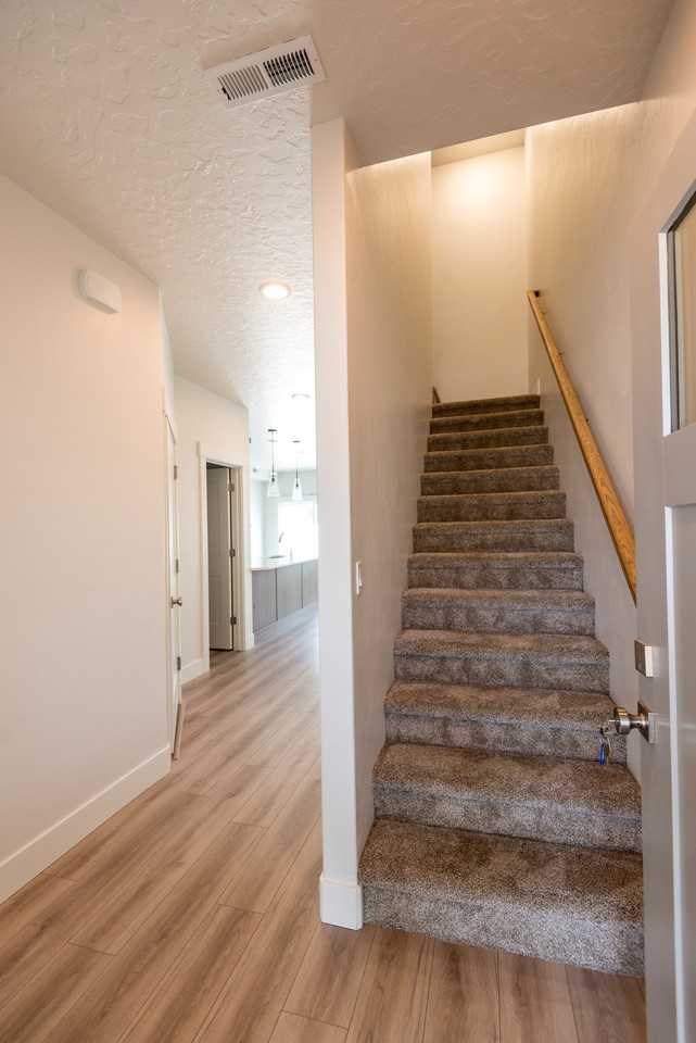 206 Ne 3rd St #1 - Photo 3 of 15