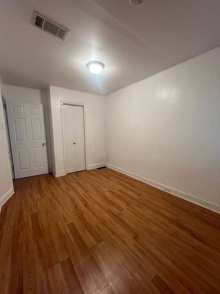 318 S 3rd St - Photo 7 of 15
