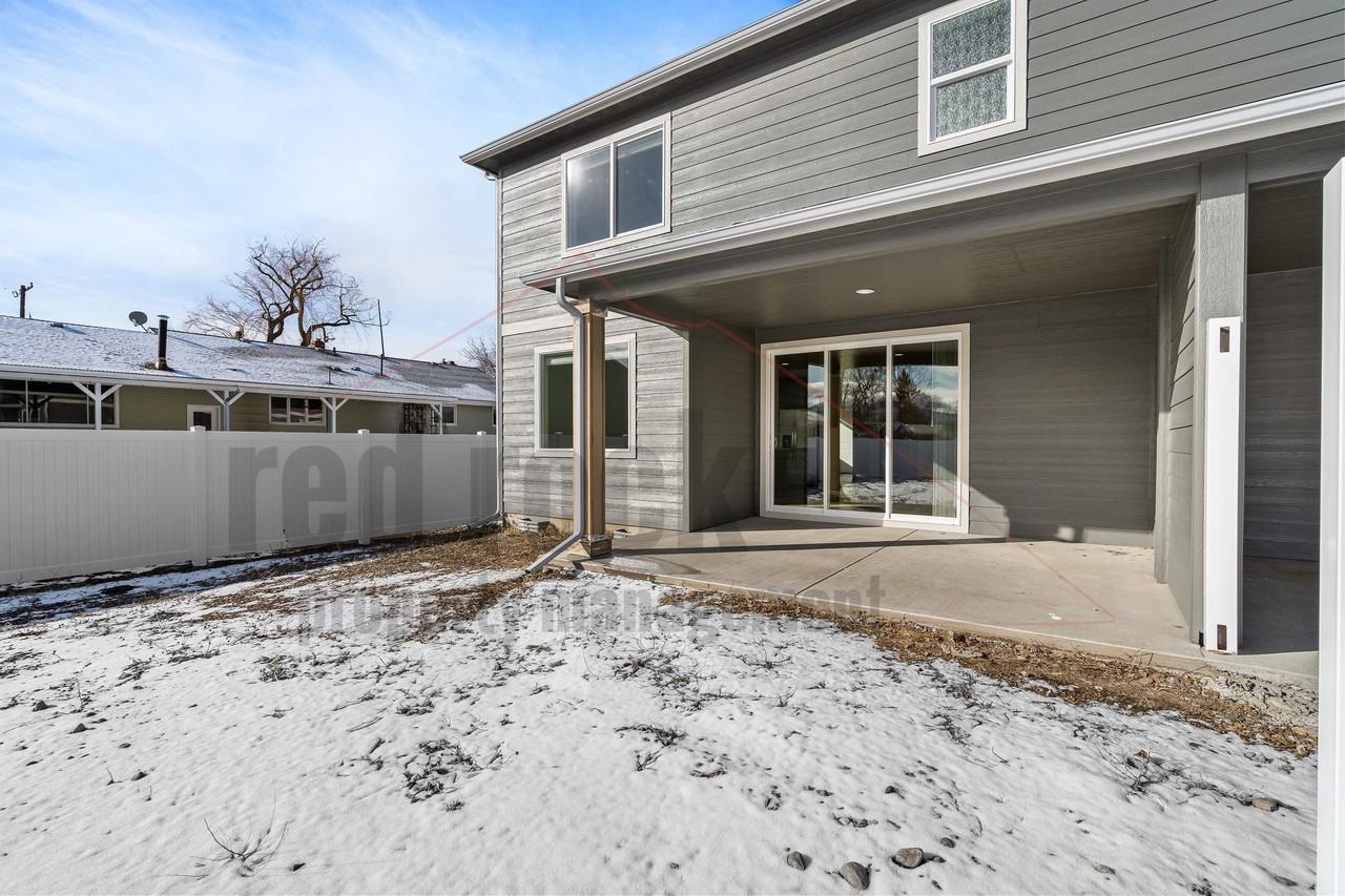 1228 N Tschirley Rd #1 - Photo 4 of 32