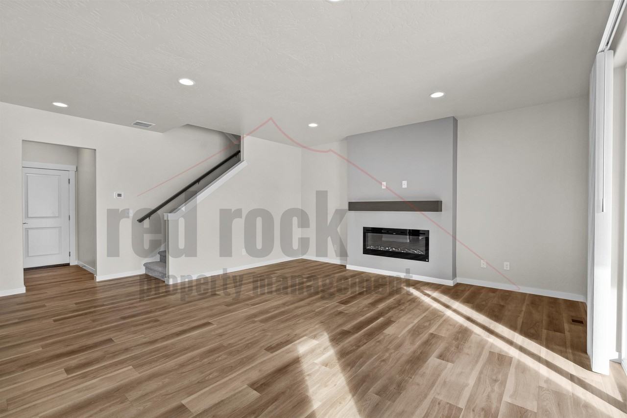 1228 N Tschirley Rd #1 - Photo 3 of 32