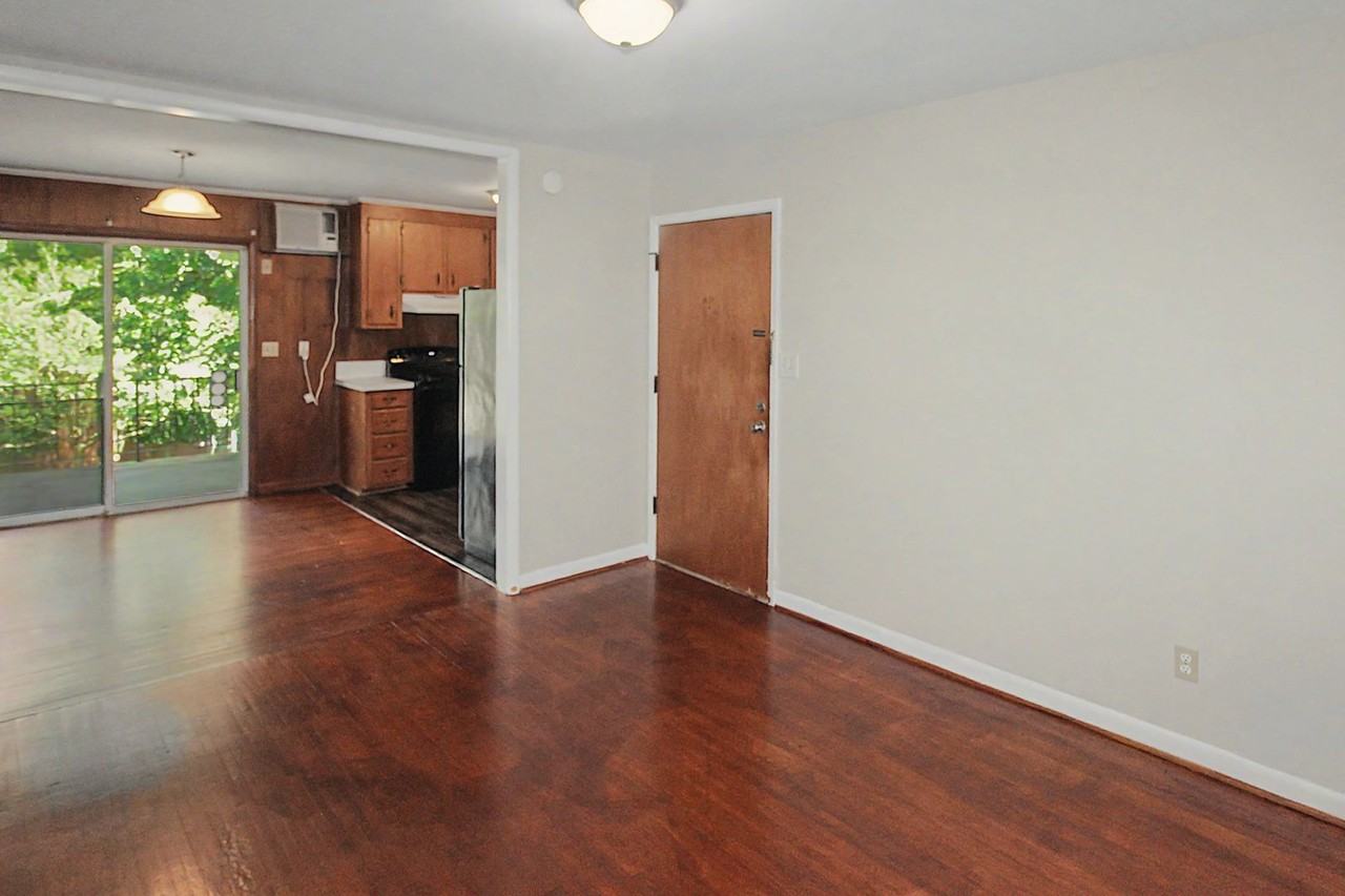4121 Walker Rd - Photo 4 of 21