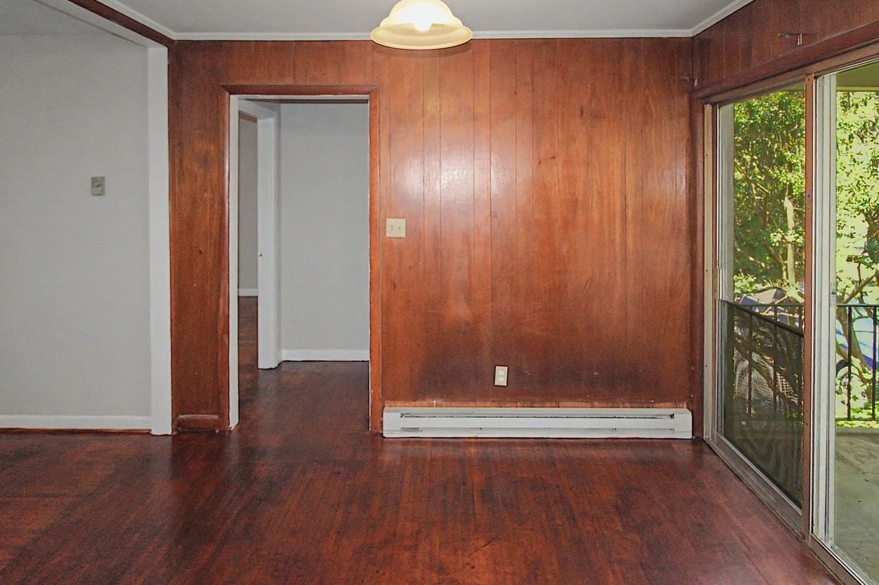 4121 Walker Rd - Photo 5 of 21