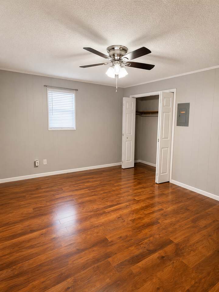 Century Square Apartments - Photo 6 of 7