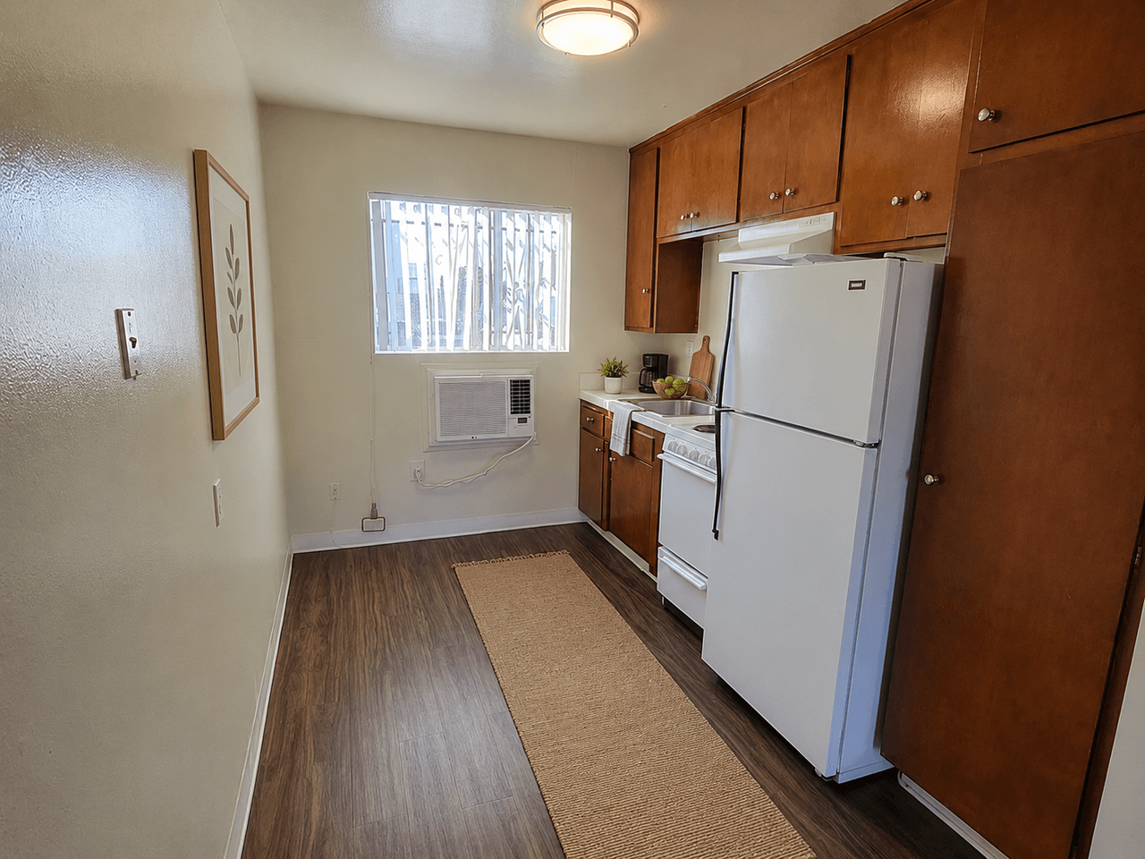 13921 Normandie Ave. - Photo 2 of 16