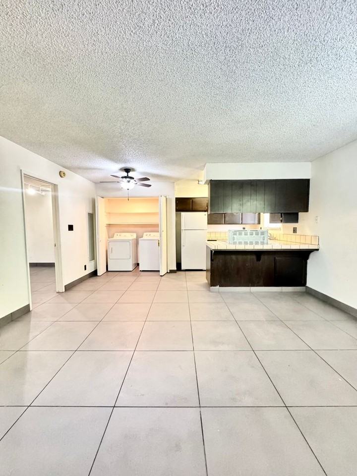 4701 Beechwood St - Photo 3 of 14