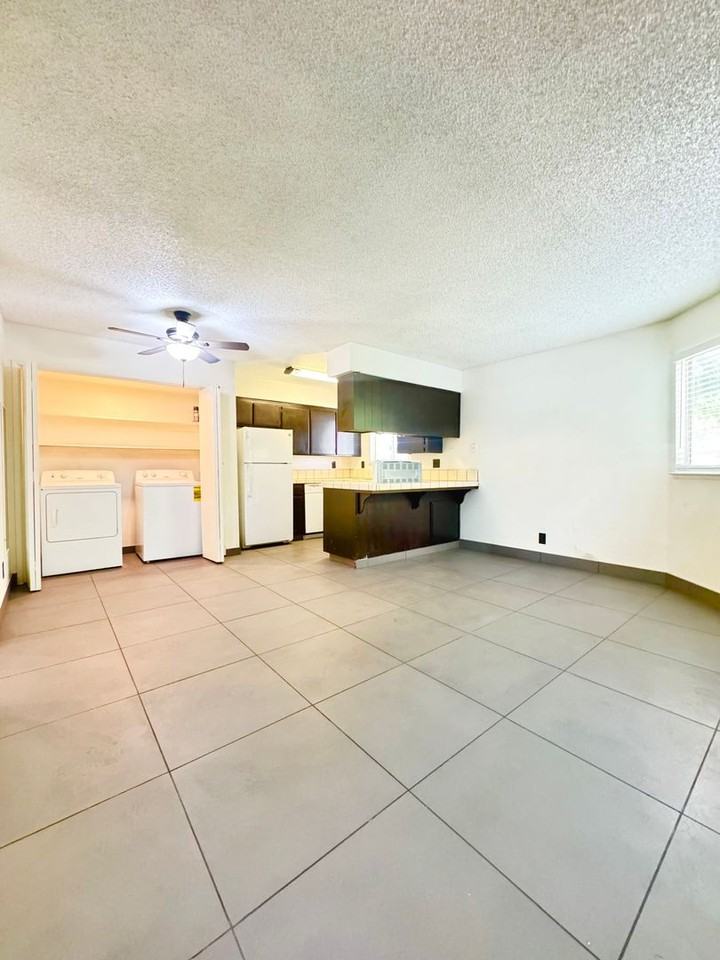 4701 Beechwood St - Photo 4 of 14
