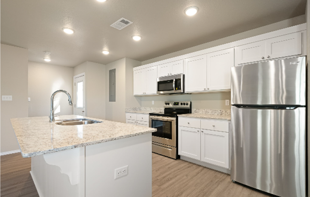 Rogers Equity - (MR/RM) - Photo 4 of 25