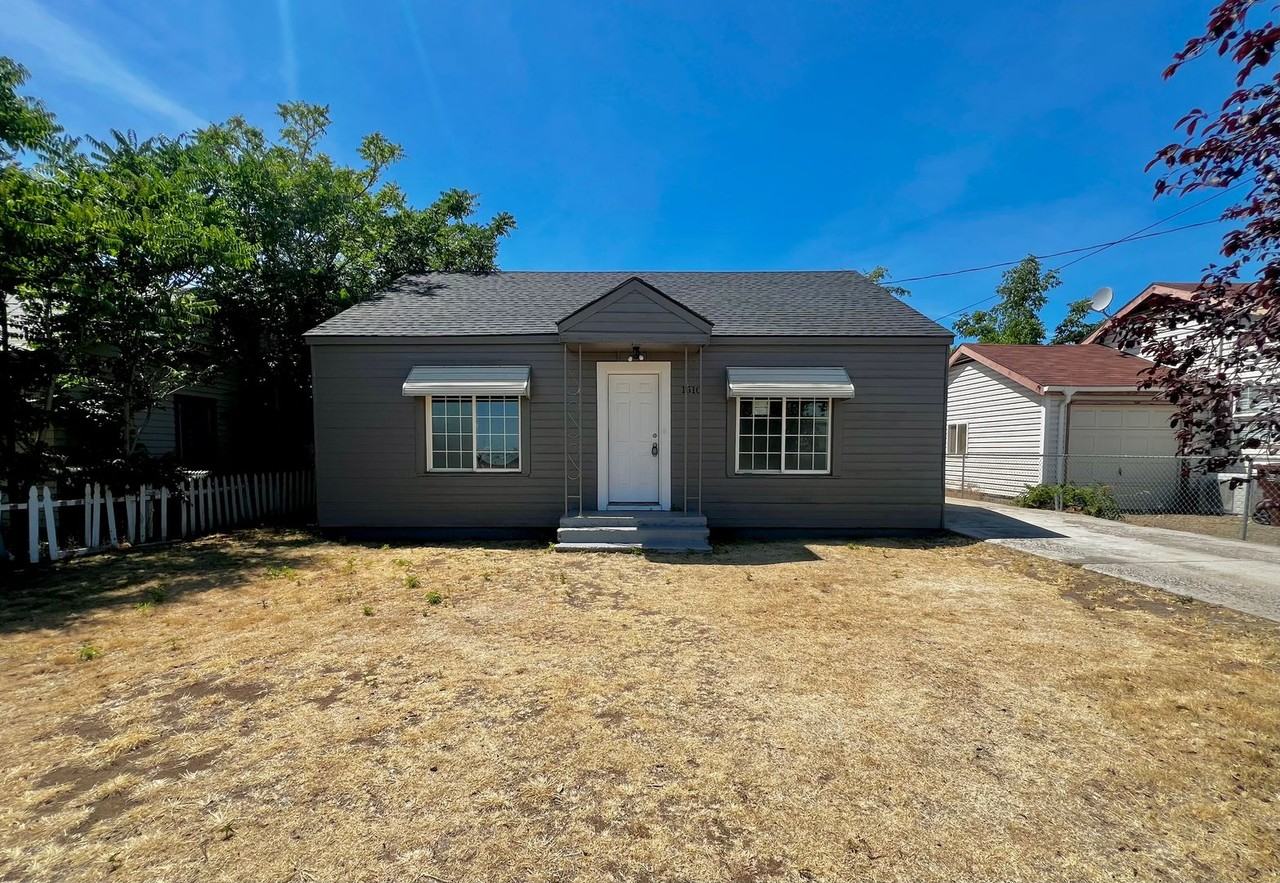 1510 Voelker Ave - Photo 2 of 16