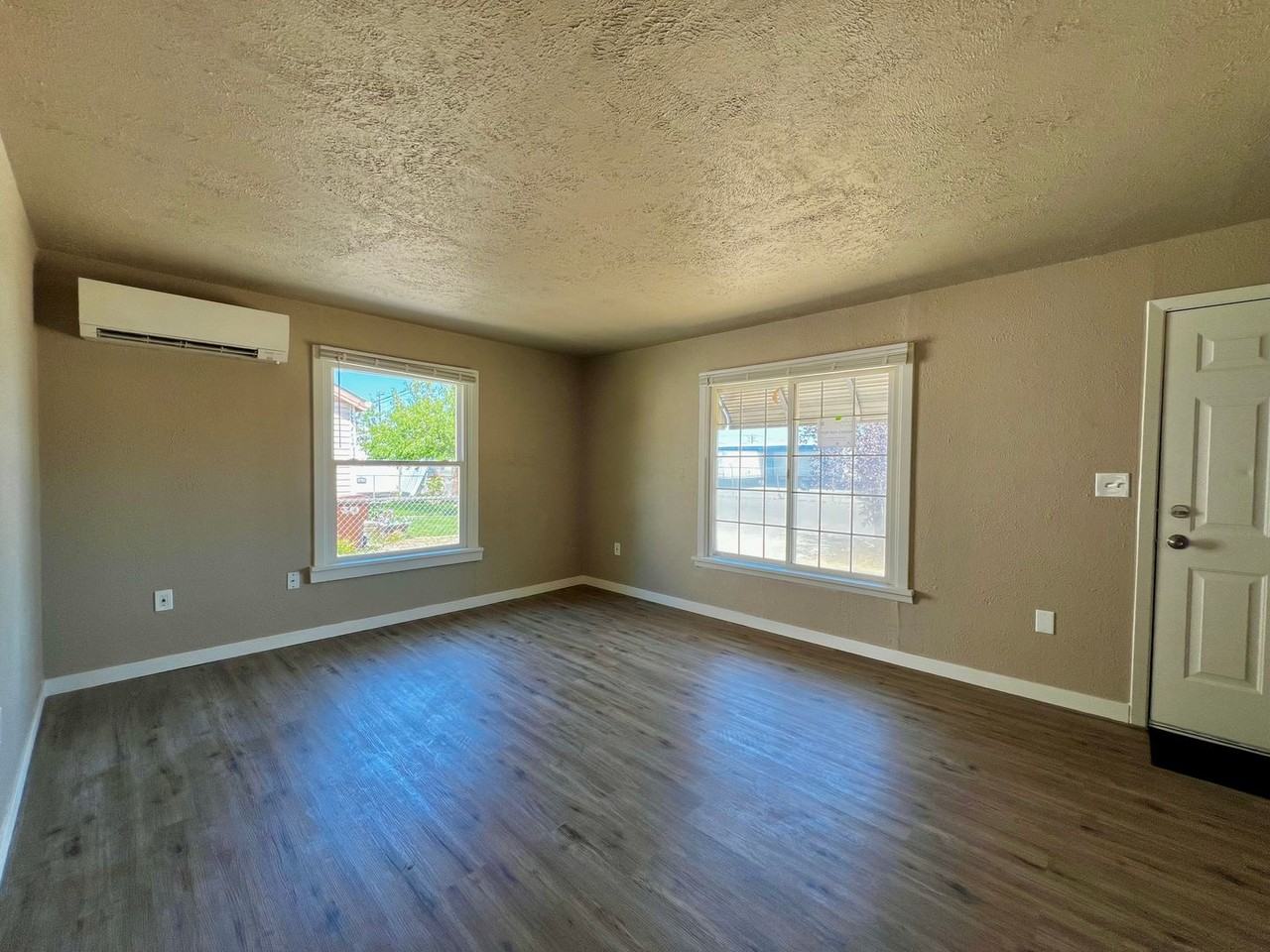 1510 Voelker Ave - Photo 4 of 16