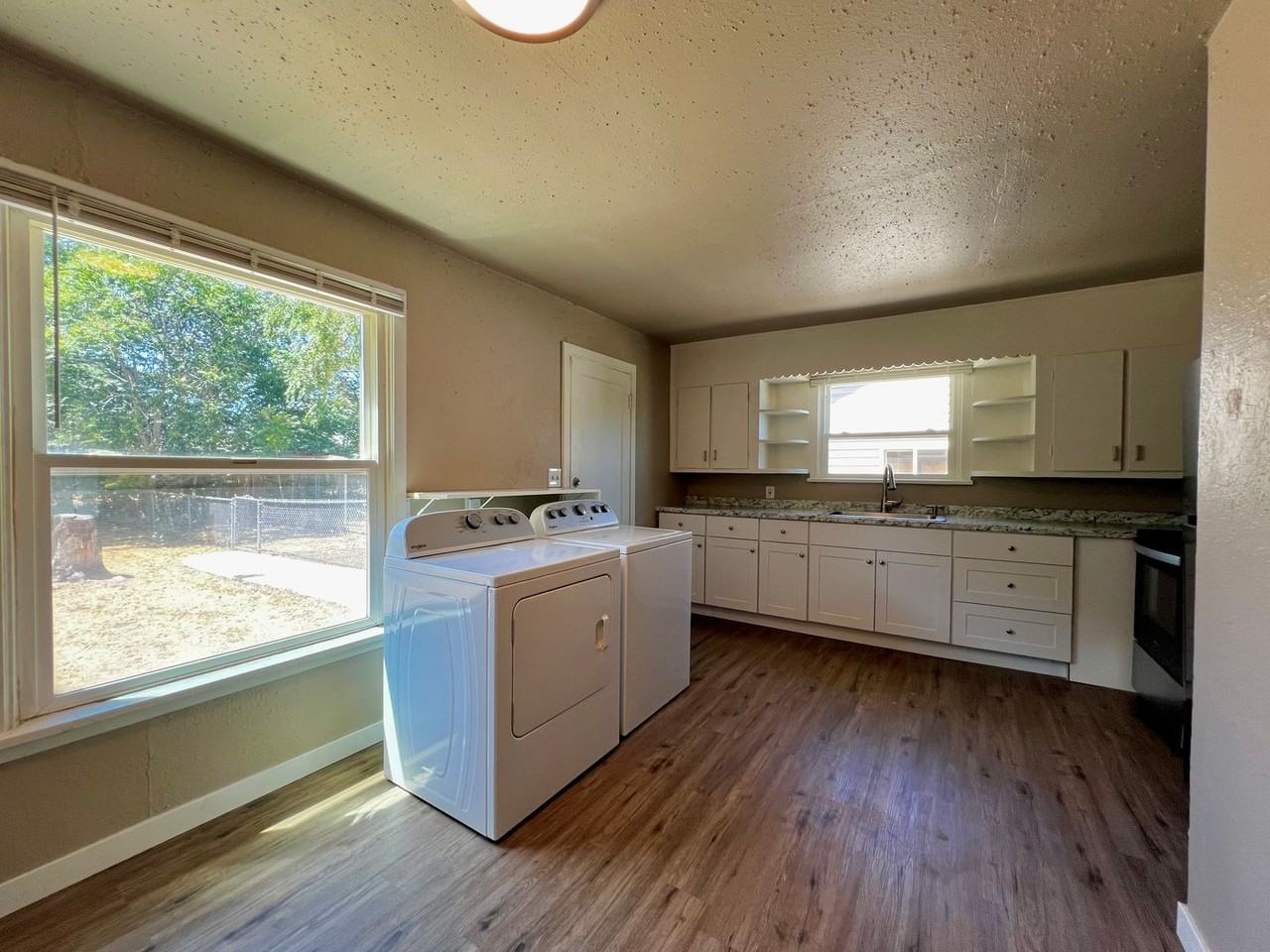1510 Voelker Ave - Photo 5 of 16
