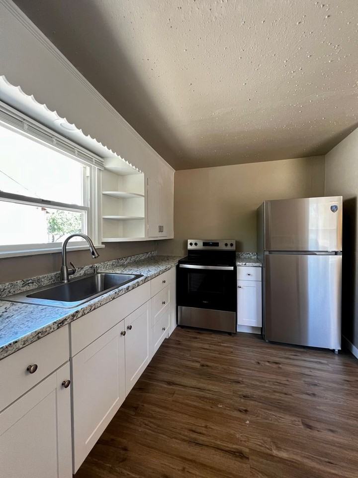 1510 Voelker Ave - Photo 6 of 16