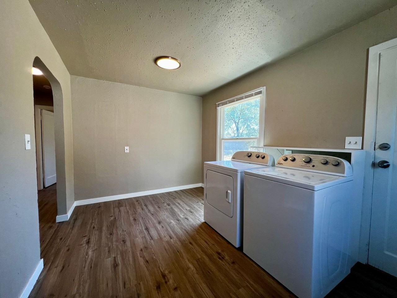 1510 Voelker Ave - Photo 7 of 16