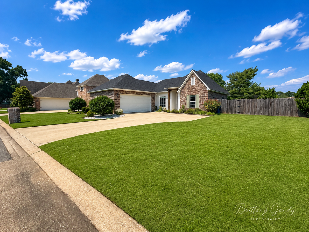 8820 Beau Chene Dr - Photo 3 of 50