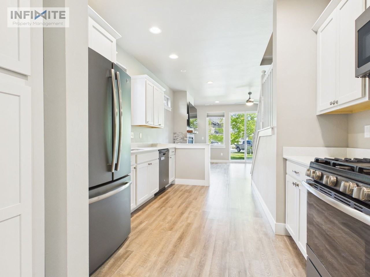 3083 Lori Ln - Photo 4 of 26
