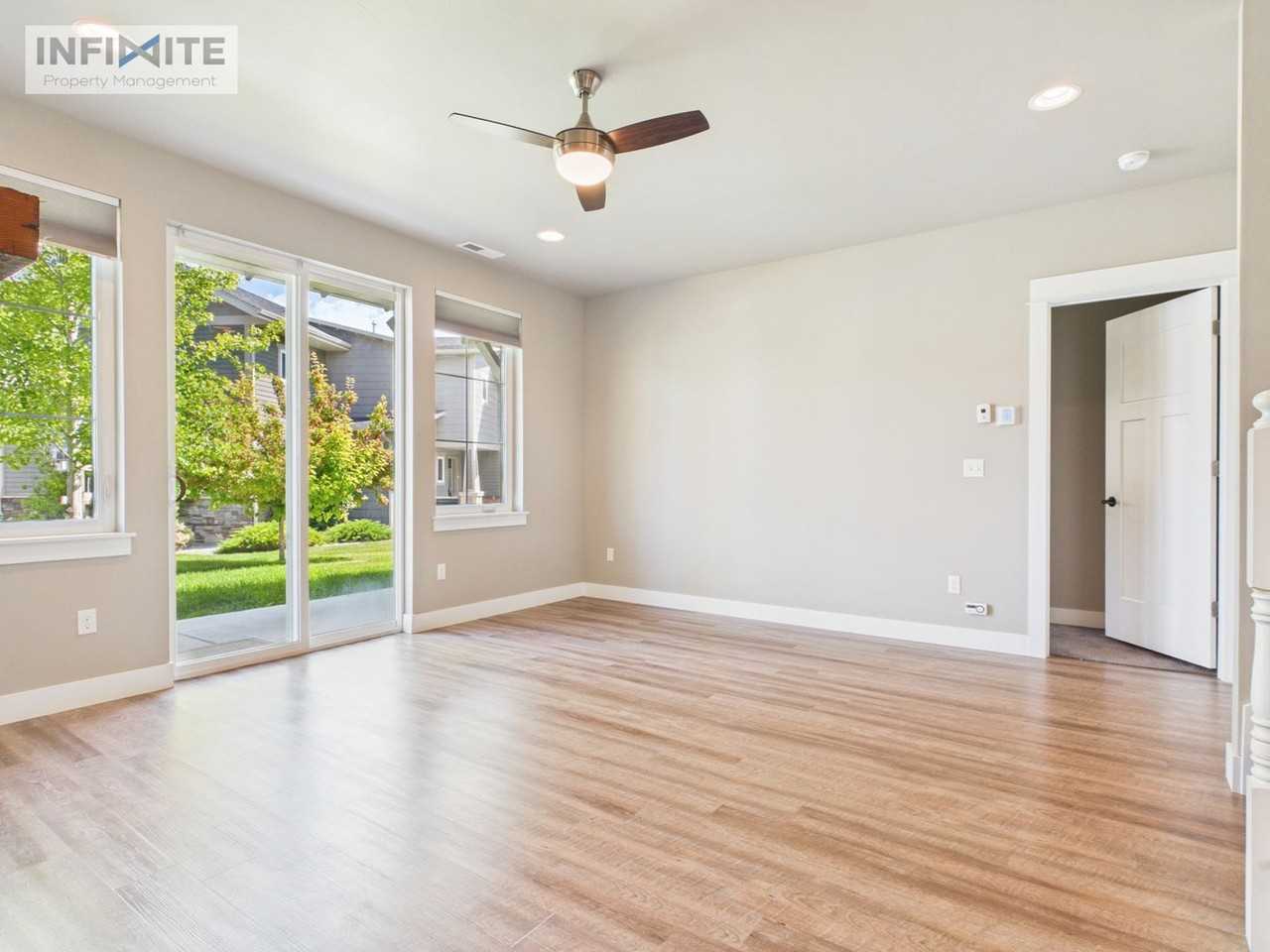 3083 Lori Ln - Photo 2 of 26