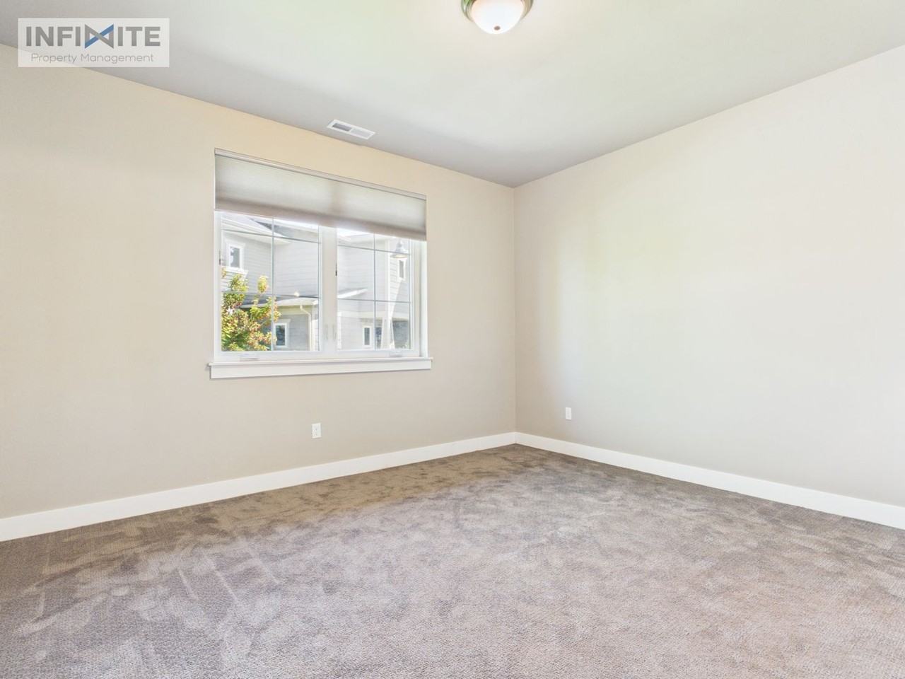 3083 Lori Ln - Photo 7 of 26