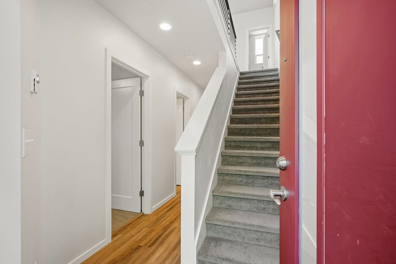 62AVE 62nd Ave Townhomes - Photo 7 of 35