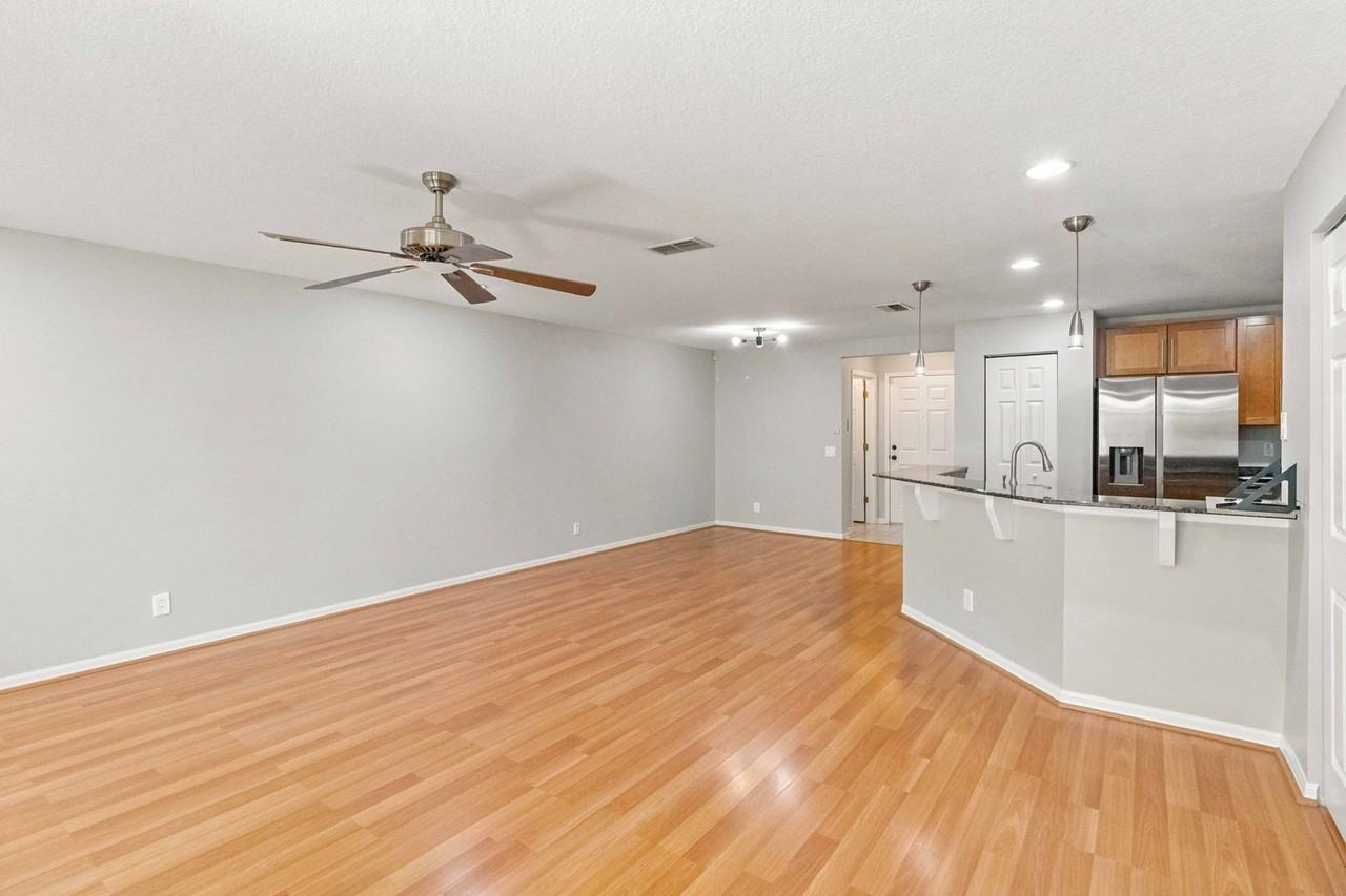 2947 Royal Tuscan Ln - Photo 7 of 33