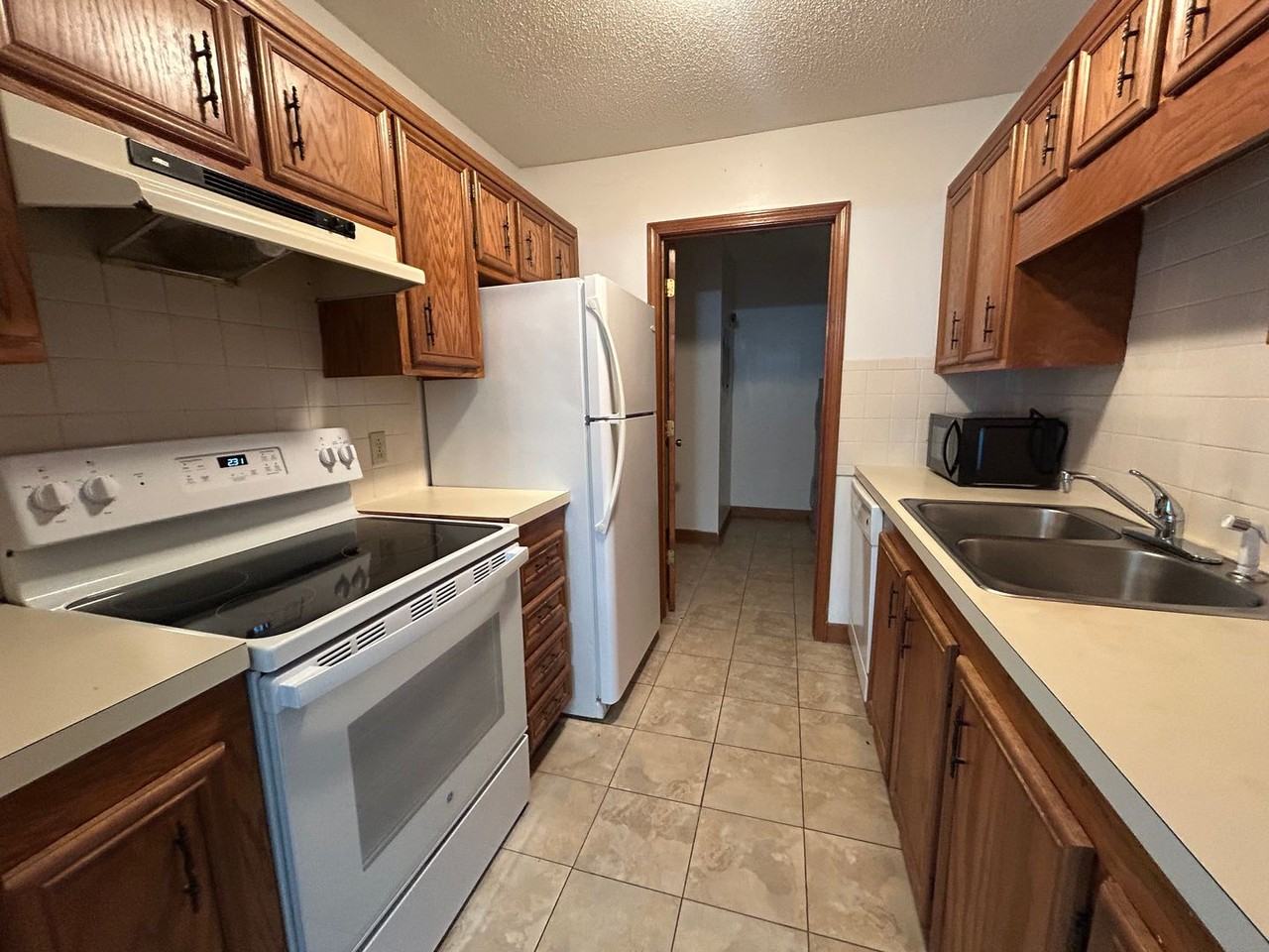 316 Windsor Manor Way Unit A - Photo 3 of 10