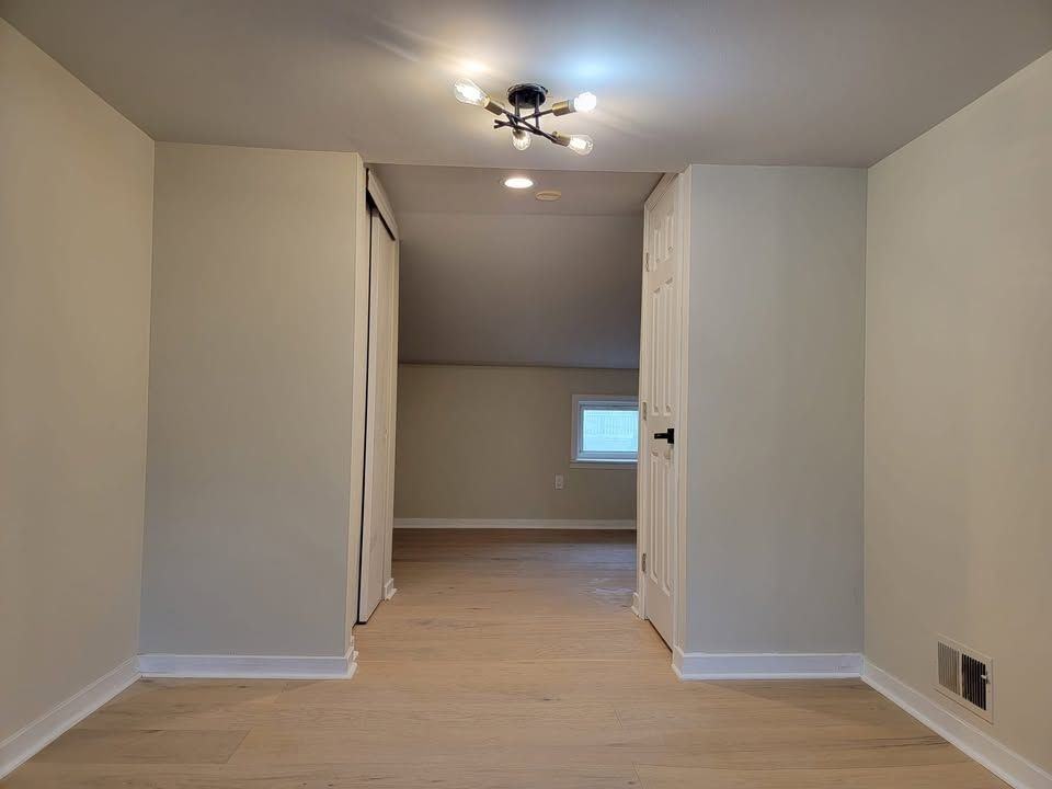 1041 Hollins St - Photo 4 of 13