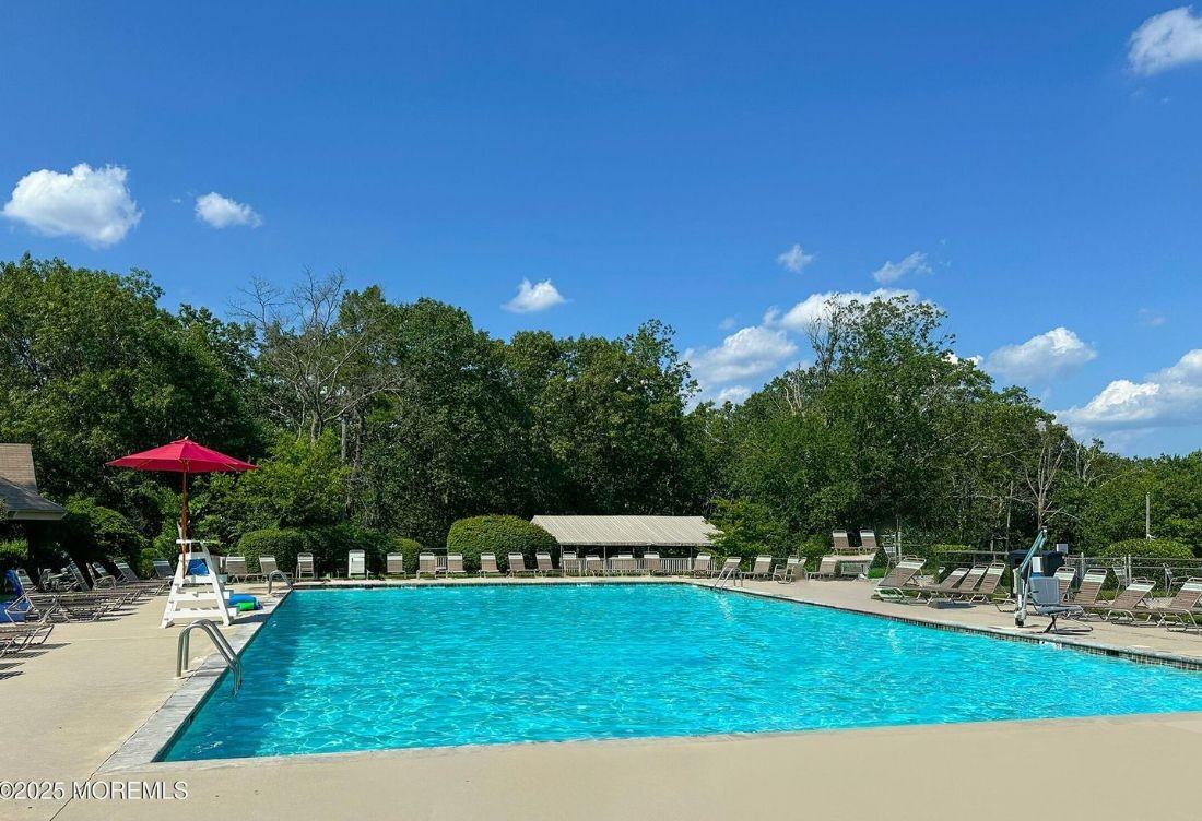 106 Whispering Oaks Way - Photo 2 of 6