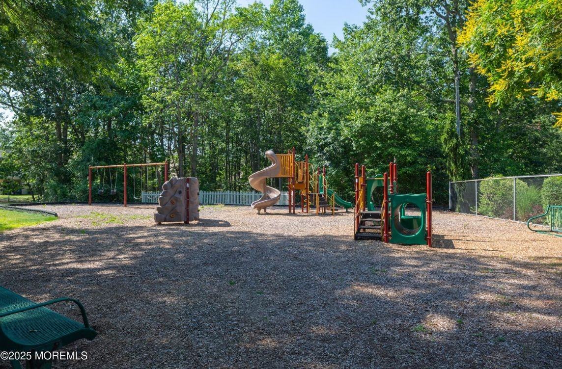 106 Whispering Oaks Way - Photo 4 of 6
