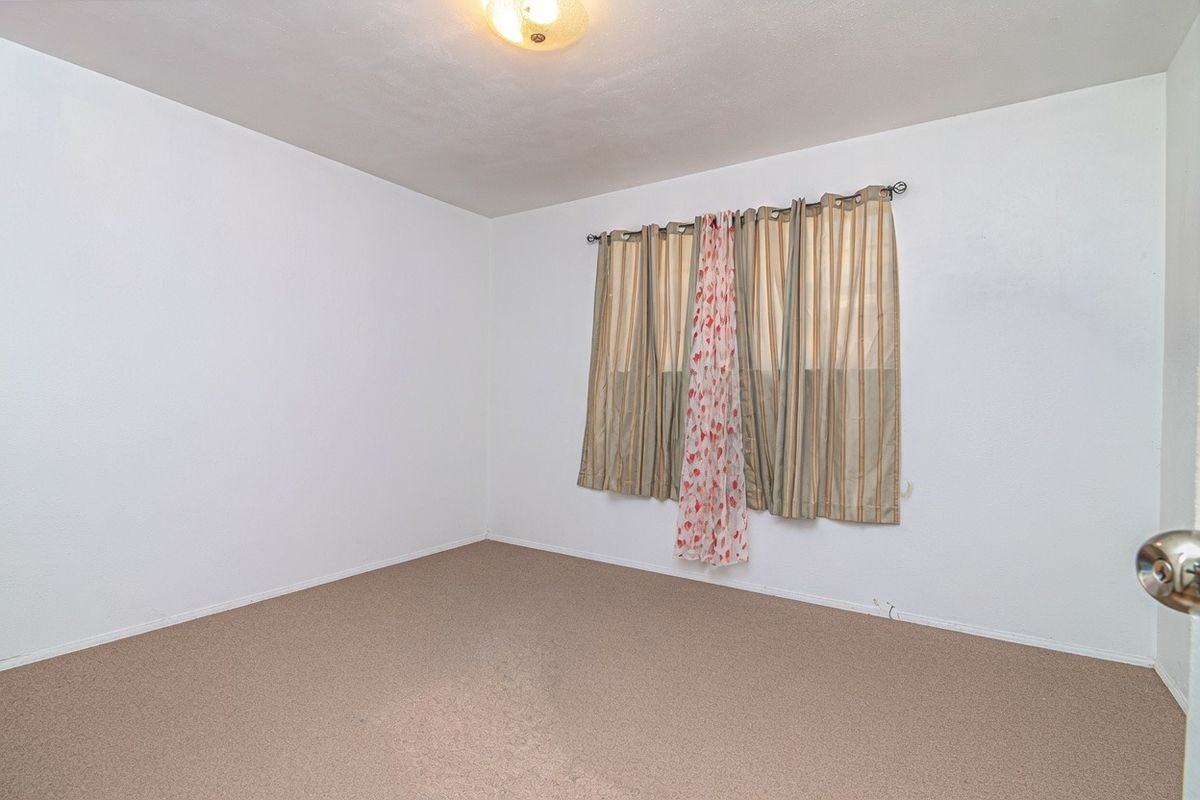 2912 Northtown Pl - Photo 4 of 11