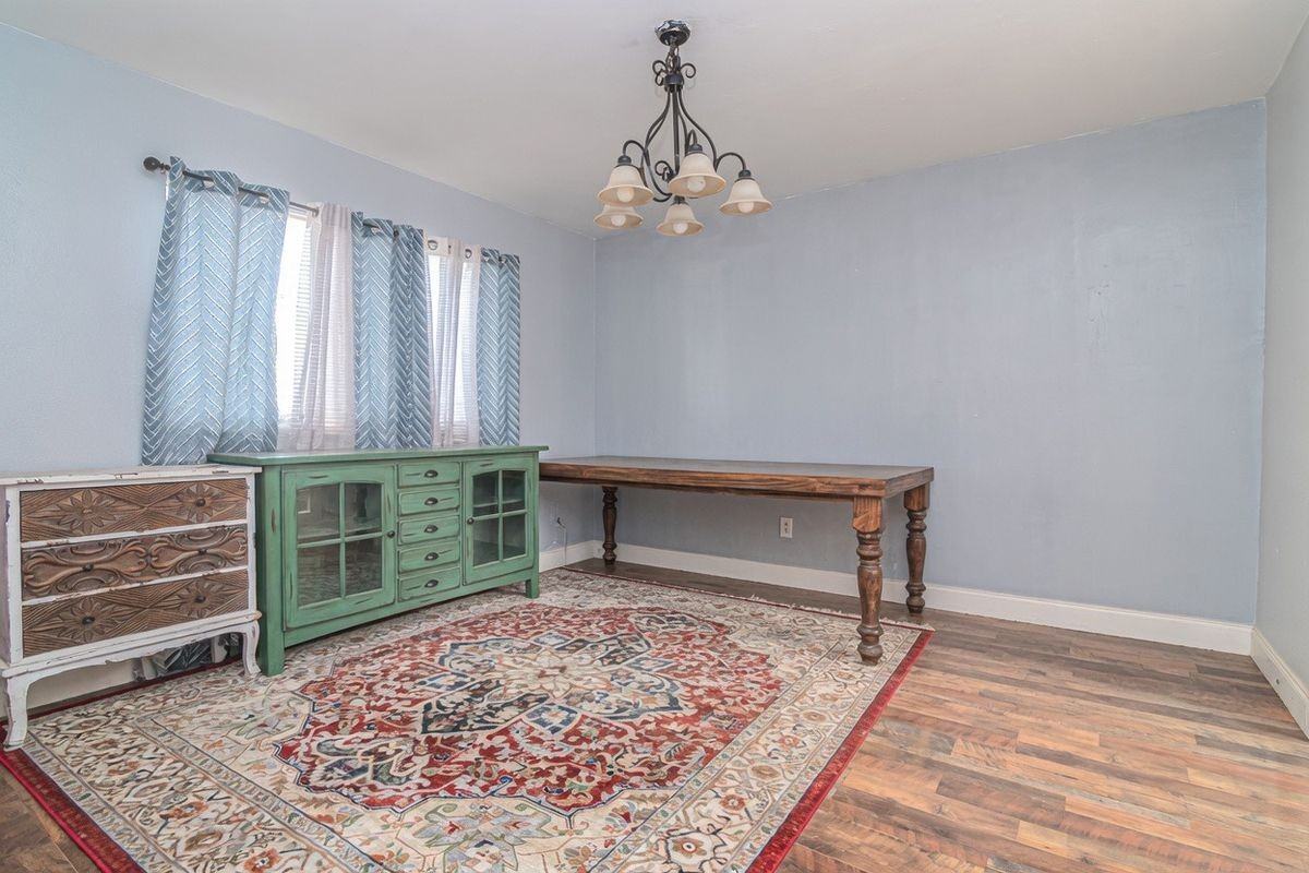 2912 Northtown Pl - Photo 6 of 11