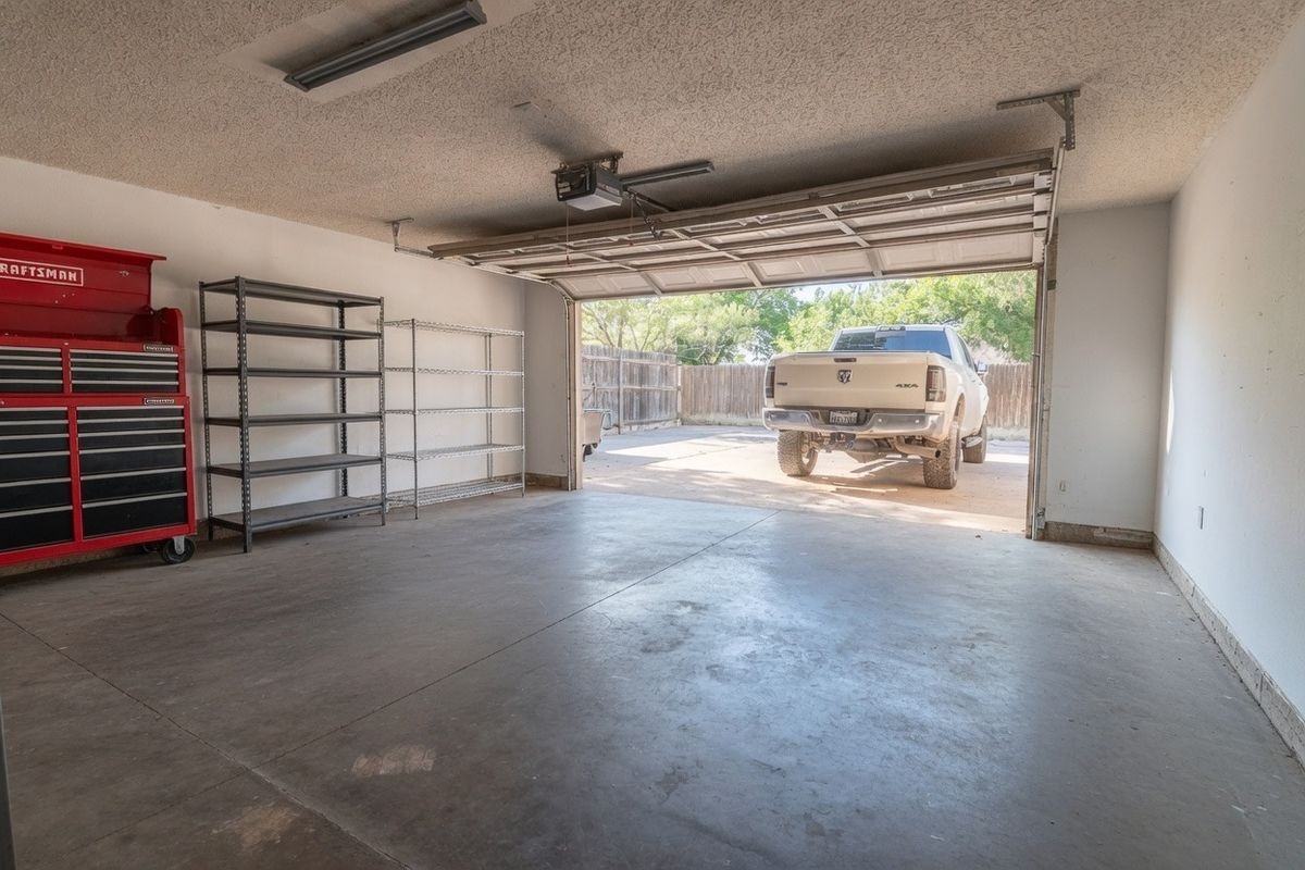 2912 Northtown Pl - Photo 7 of 11