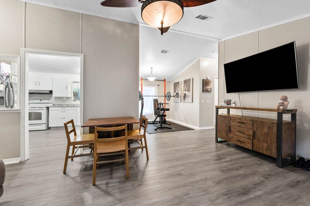 261 S 5th St - Photo 5 of 10