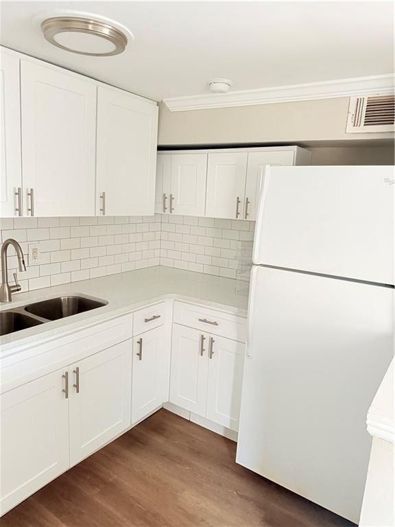 2483 Randall St ##A - Photo 3 of 7