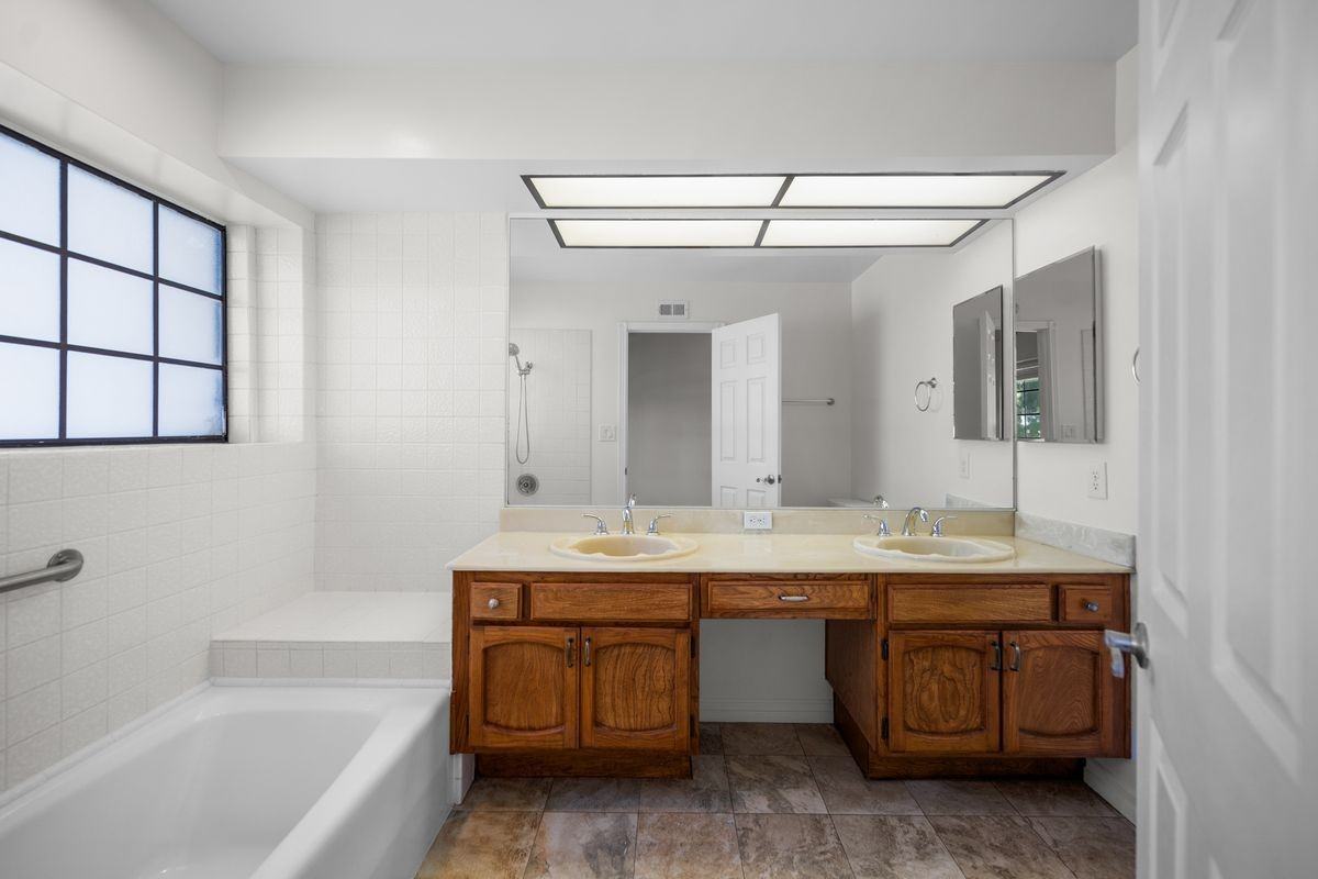 7100 Balboa Blvd - Photo 7 of 46