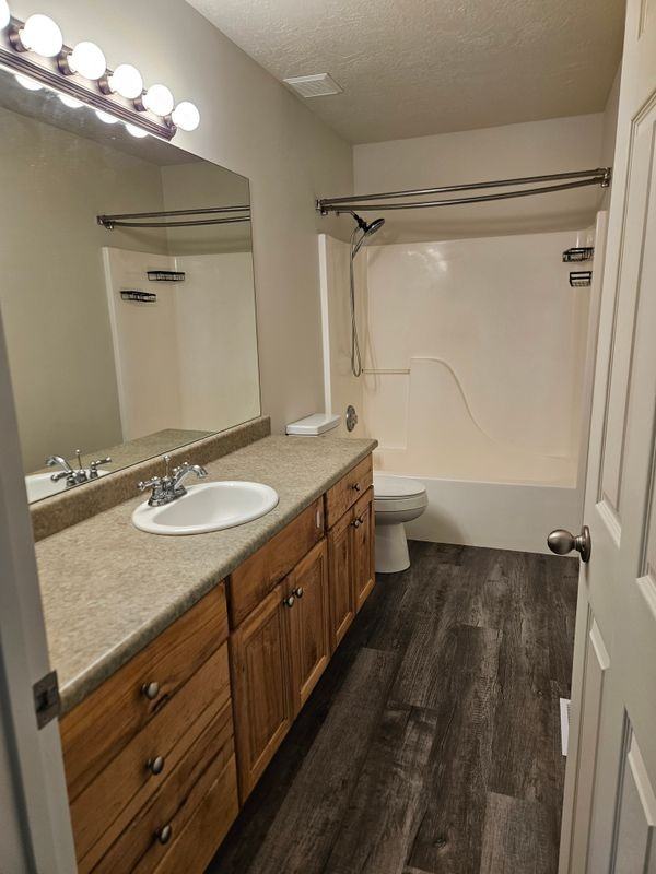 1356 S 30 E - Photo 4 of 30