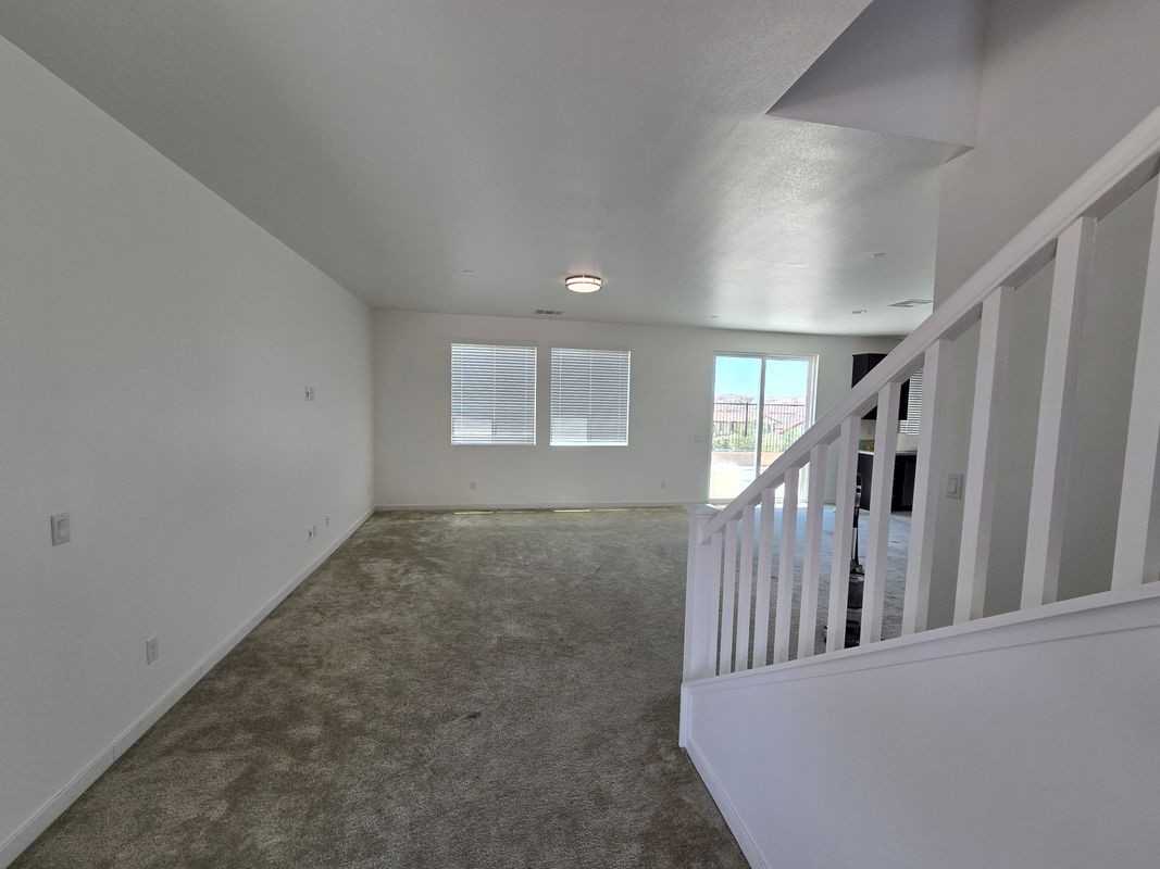35389 Aubrey Ln - Photo 3 of 16
