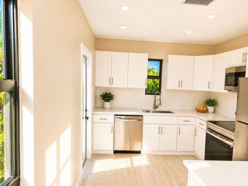 607 Sw 10th St - Photo 3 of 6